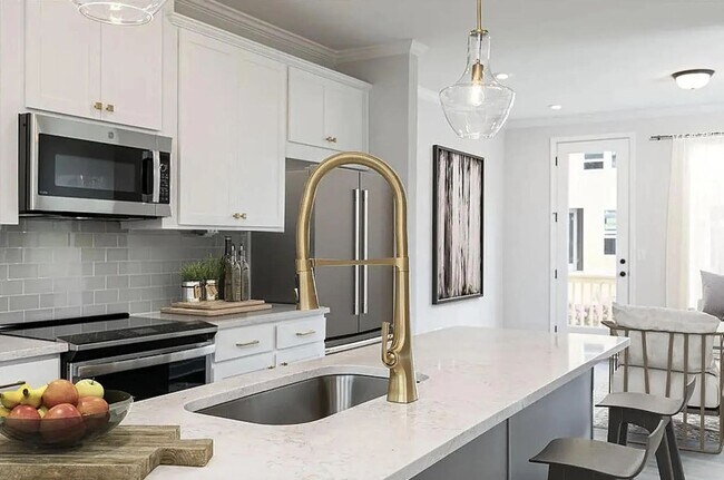 Building Photo - $400 Move In Special: Beautiful 2/4 Townhome in Grant Park Directly on the Atlanta BeltLine!