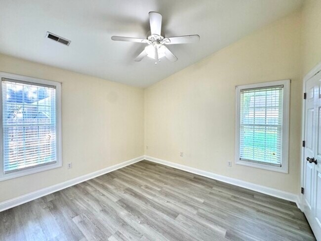 Building Photo - 4116 Huntsmoor Ln NW