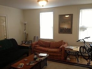 Building Photo - 124 Jackson St