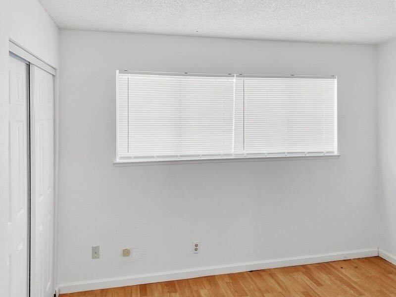 Building Photo - 440 Caribrook Way