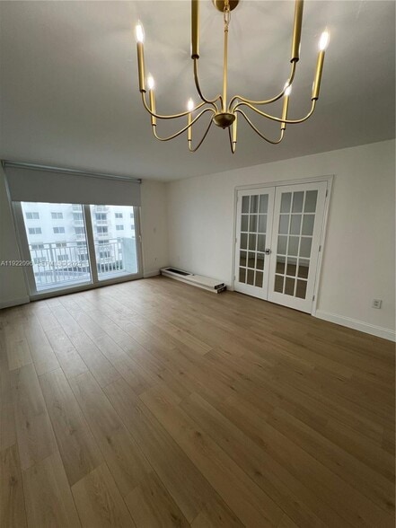 Building Photo - 325 Ocean Dr