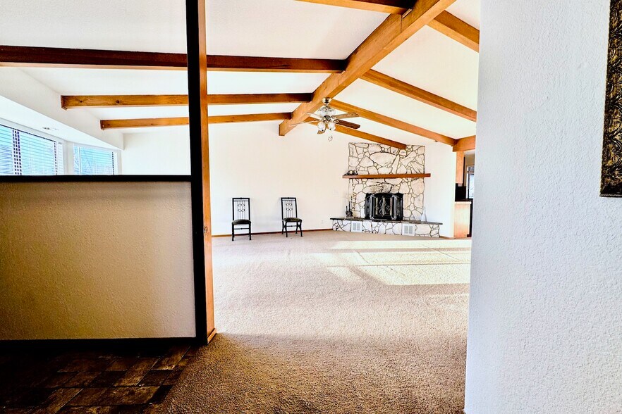 Building Photo - 695 Ketch Ct