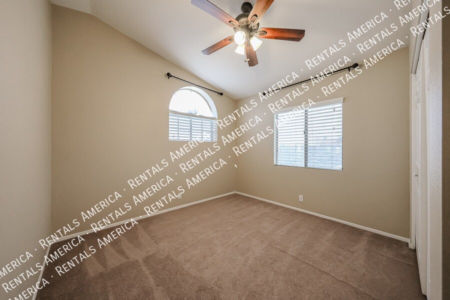 Building Photo - 6631 N 84th Dr