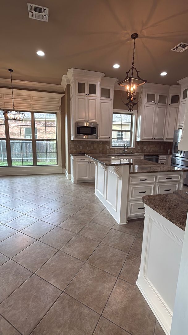 Building Photo - Rental Property in Twelve Oaks