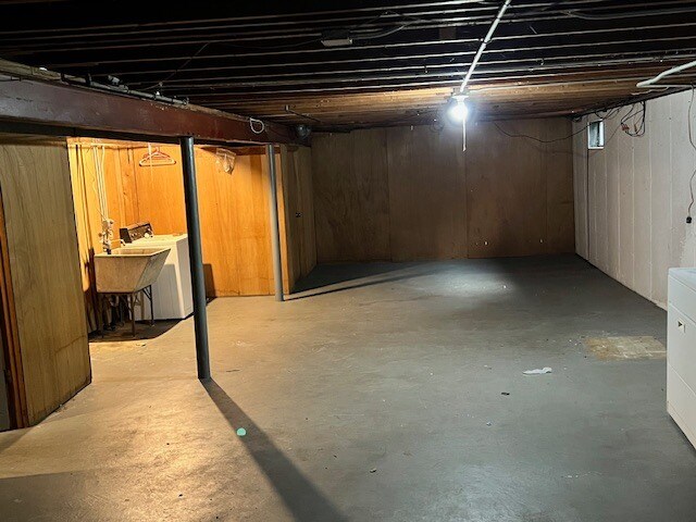 Building Photo - 4210 Eastridge Dr