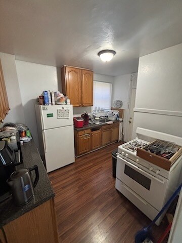 Building Photo - 6750 N Hermitage Ave