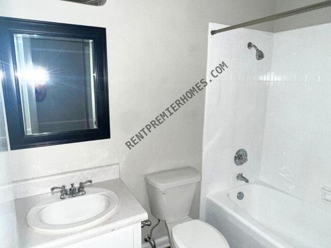 Building Photo - 508 Westfield Dr