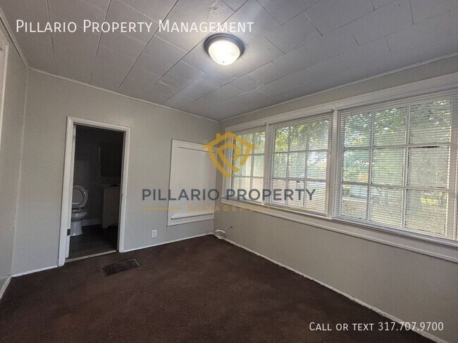 Building Photo - 1025 W 35th St