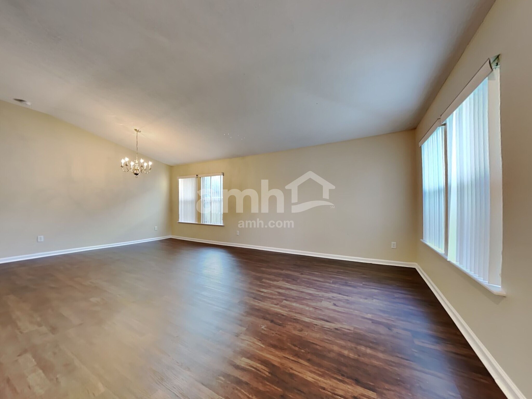 Building Photo - 11374 Brian Lakes Dr