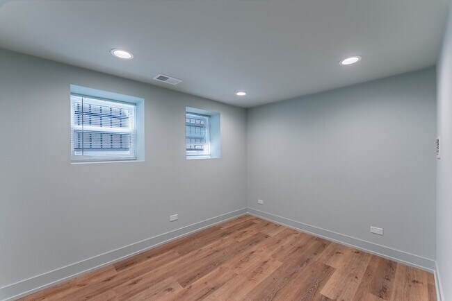 Building Photo - 4716 N Winthrop Ave
