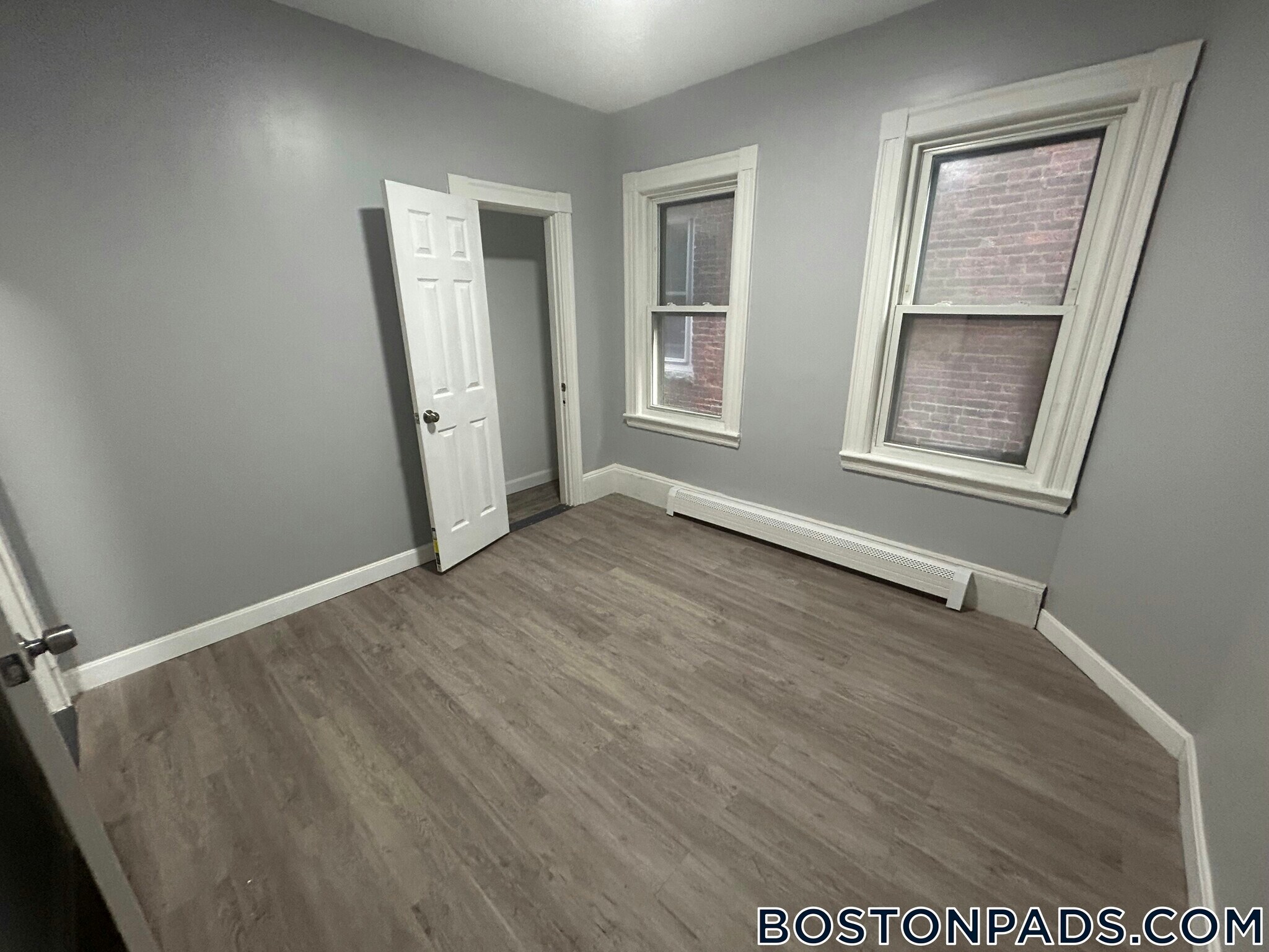 Building Photo - 478 Saratoga St