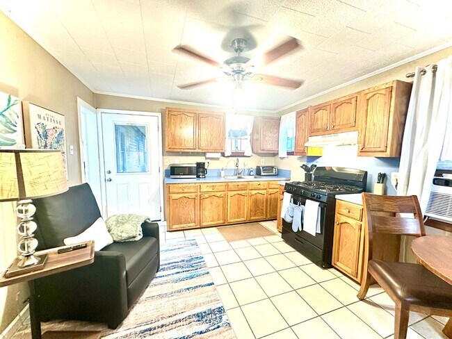 Building Photo - 3760 Addis Ln