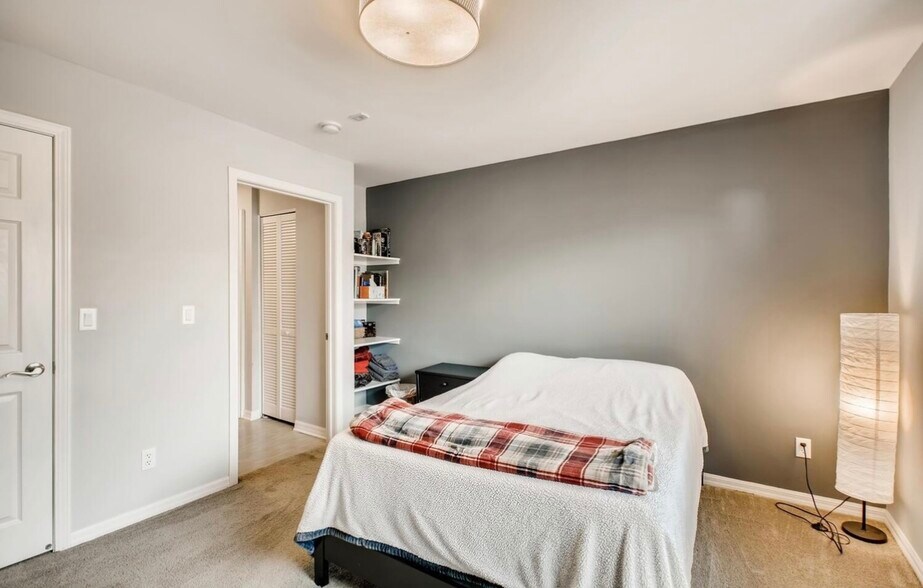 Building Photo - 5055 Collwood Blvd