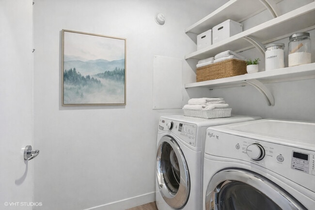 Building Photo - 737 W Washington Blvd