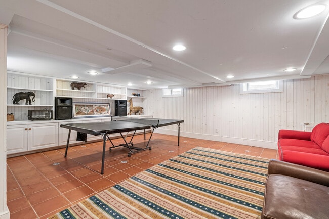 Building Photo - 239 Foreside Rd