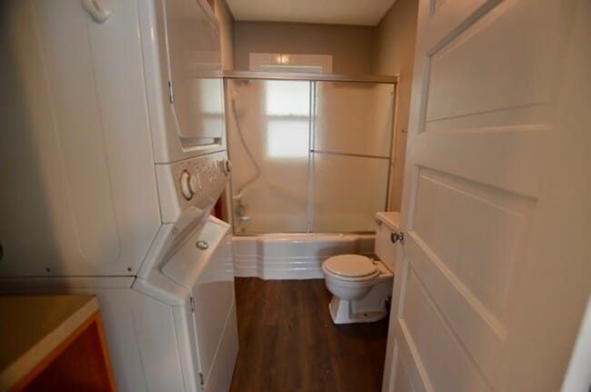 Building Photo - Cozy Home near Merle Hay!