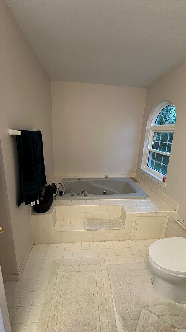 Building Photo - 133 Forge Ln