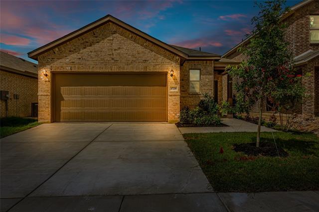 Building Photo - 1729 Hazer Ln