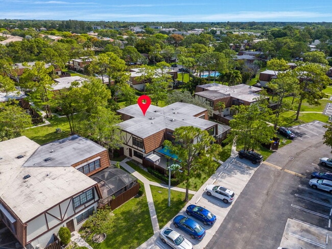 Building Photo - 111 Weybridge Cir
