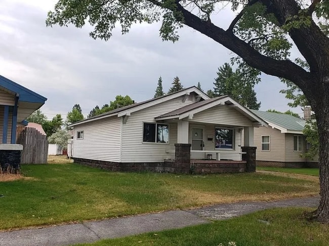 Building Photo - CHARMING 2 BED 1 BATH HOME IN ST ANTHONY