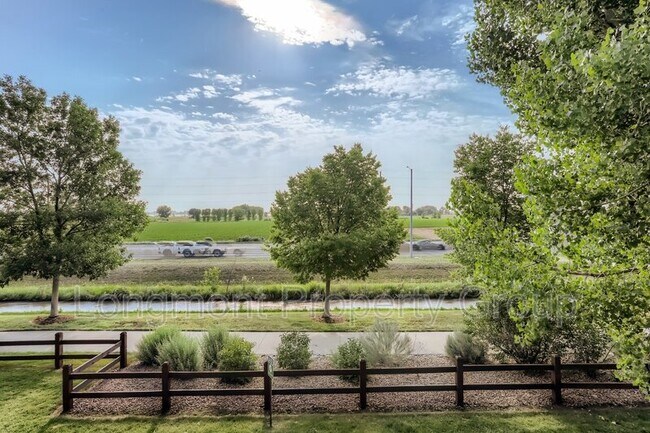 Building Photo - 804 Summer Hawk Dr