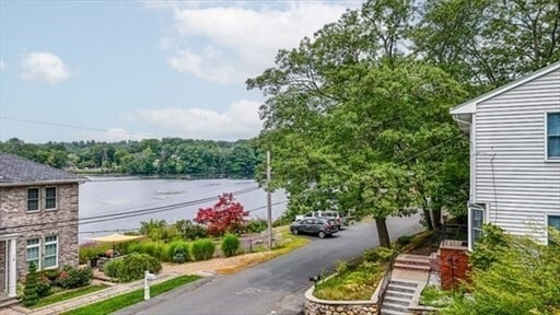 Building Photo - 15 Shore Rd