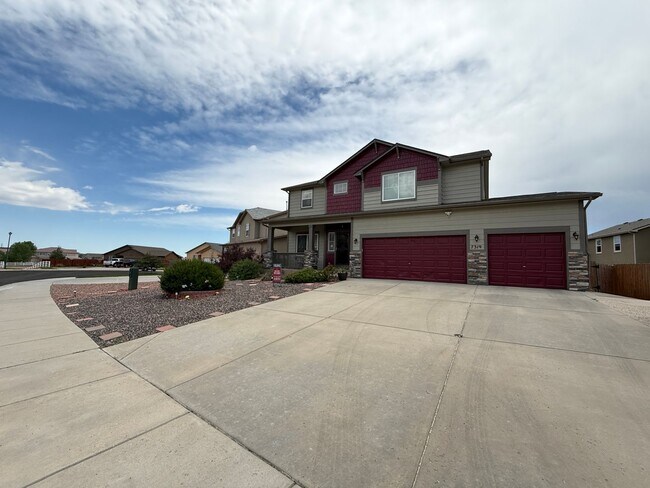 Building Photo - 6 Bed 4 Bath Home with 4,913 Sqft Near Peterson Space Force Base & Schriever Space Force Base!!!