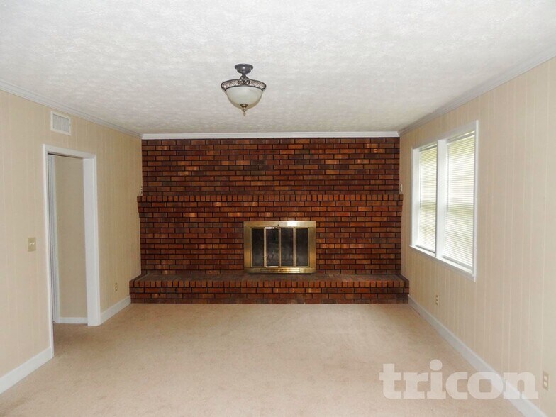 Building Photo - 1431 Tall Pines Dr