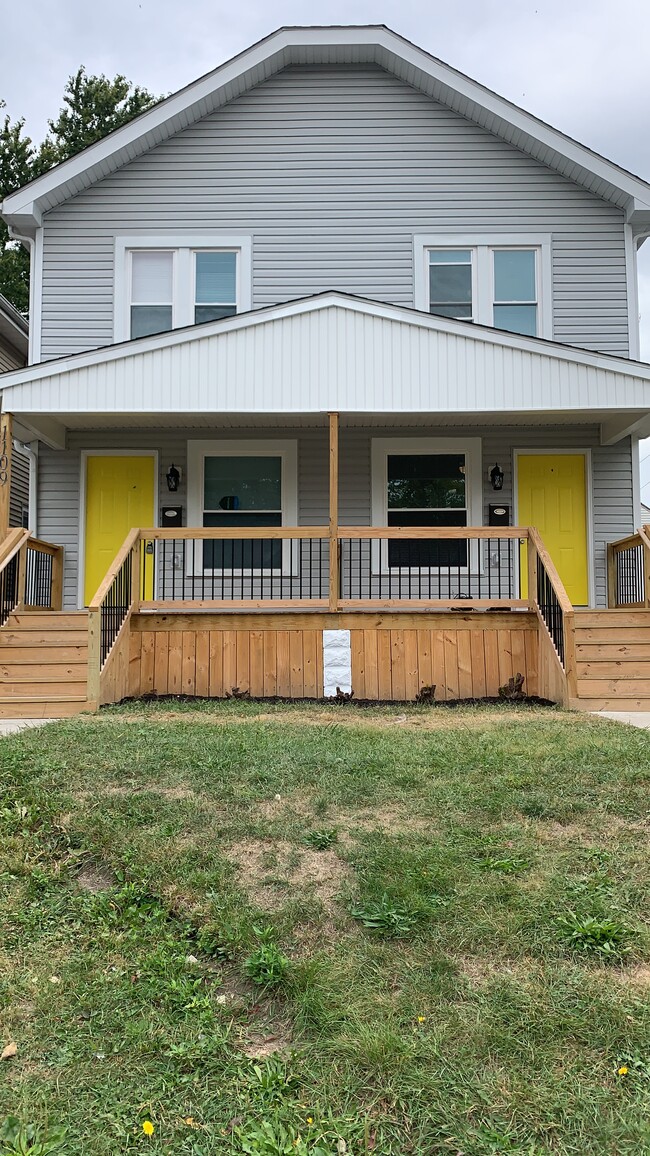 Primary Photo - 1107 S Champion Ave