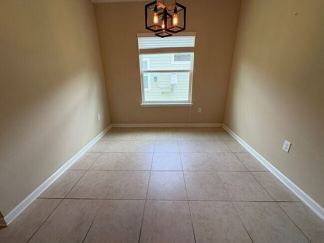 Building Photo - Spacious Home in Growing Area of St. Johns...