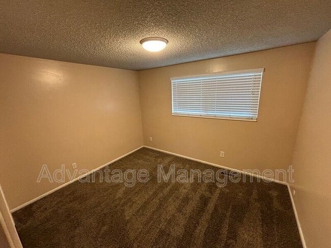 Building Photo - 817 N 470 E