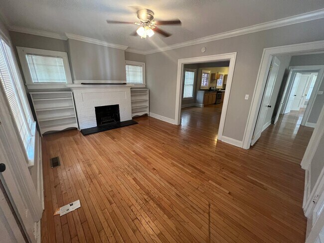 Primary Photo - 406 Parkway Dr NE