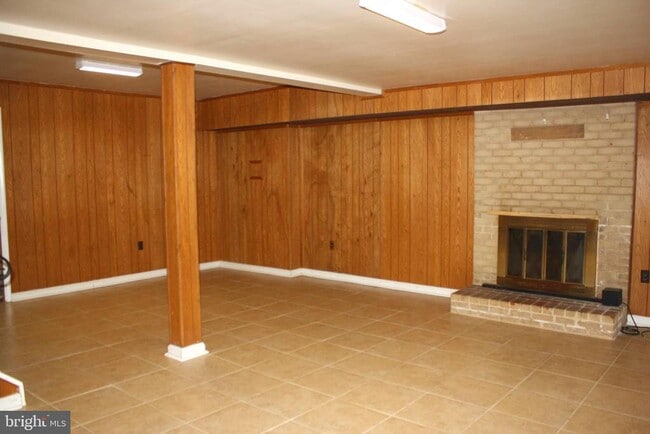 Building Photo - 7438 Ardglass Dr