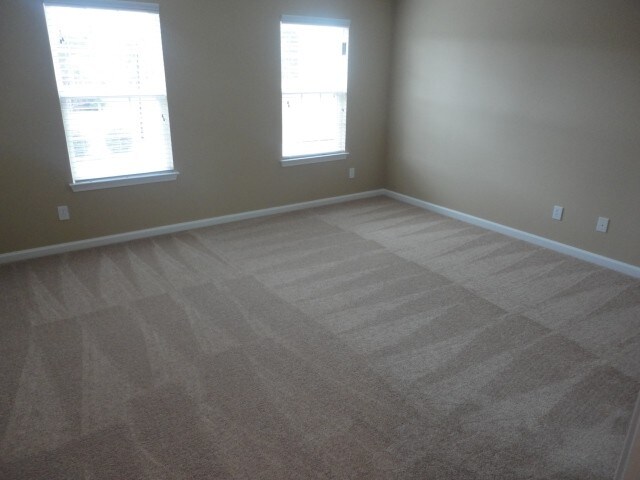 Building Photo - 2951 Aviator Cir