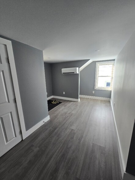 Building Photo - 68 High St