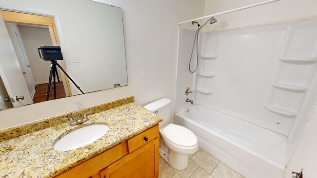 Building Photo - 3 Bedroom with 2 Living Rooms & finished b...