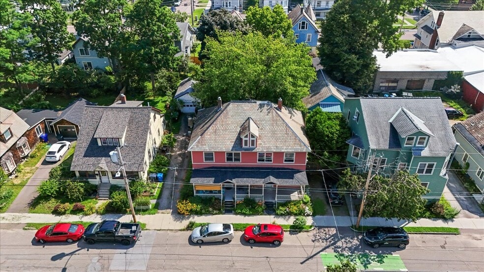 Building Photo - 72 Lakeview Ter