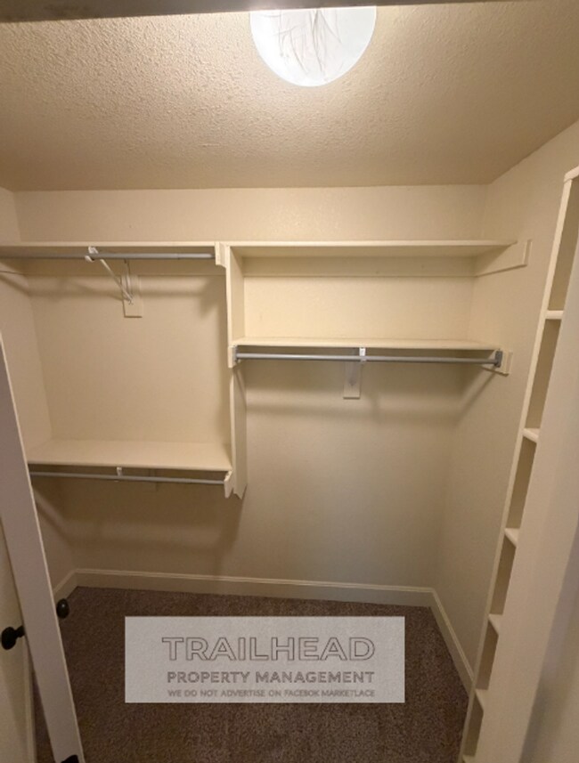 Building Photo - Northland Living at Its Best | 3 Bed • 2 Bath • 1,500 Sq Ft