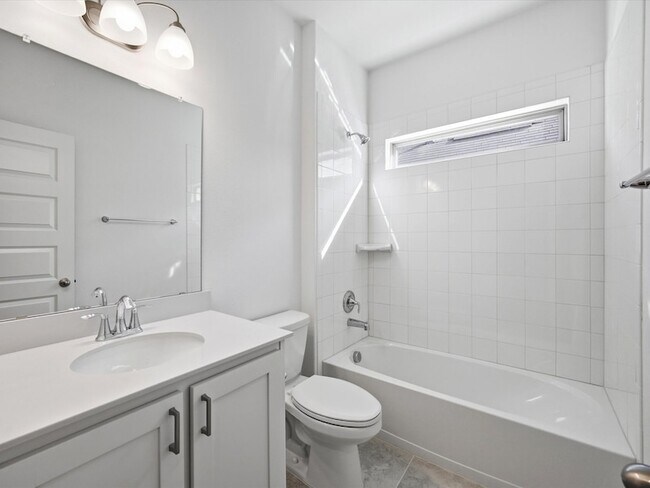 Building Photo - 701 Presidio St