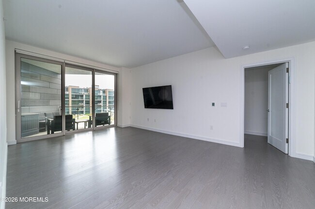 Building Photo - 15 Morris Ave