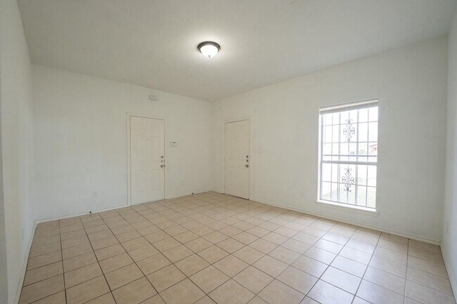 Building Photo - Great Dallas home close to Downtown!