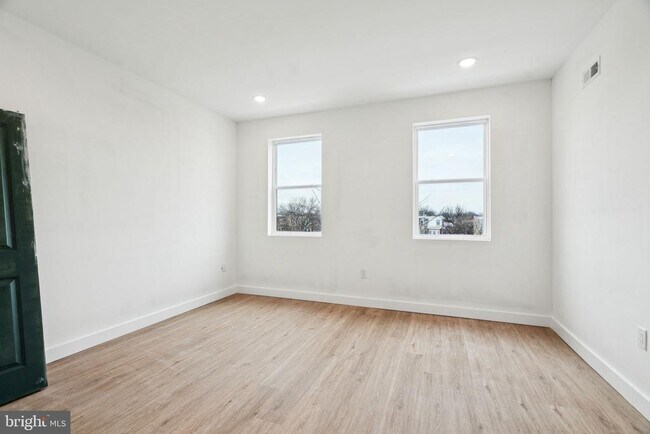 Building Photo - 4163 Mantua Ave