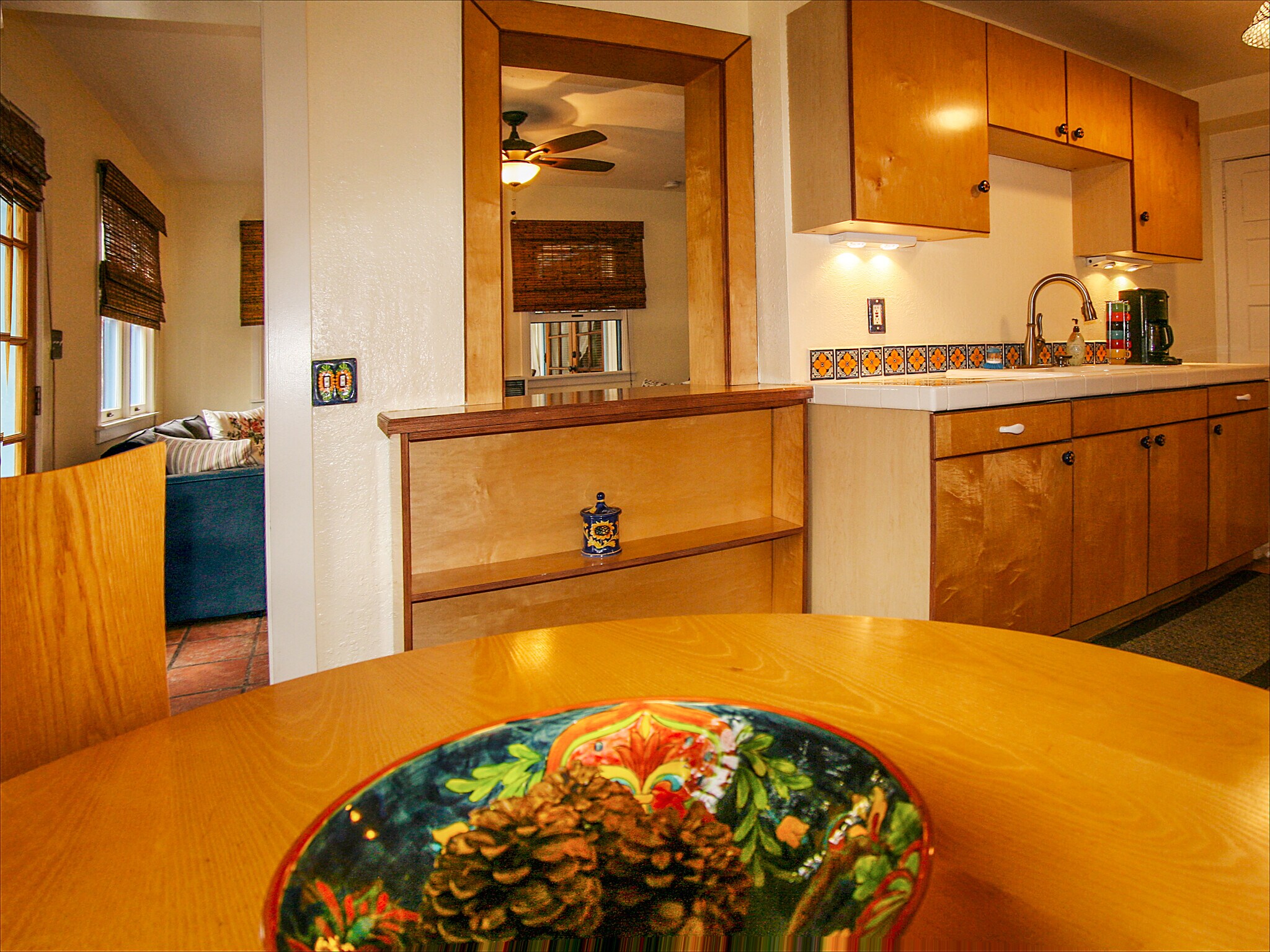 Large Open Kitchen / breakthrough to Living Room / extra storage area (back) - 14 S Venice Blvd