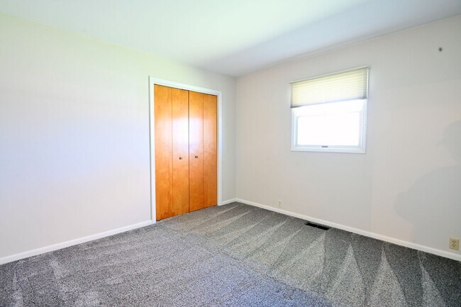 Building Photo - 272 WY-335