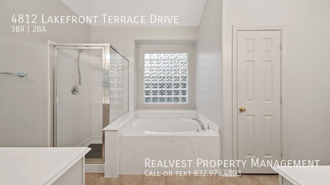 Building Photo - 4812 Lakefront Terrace Dr