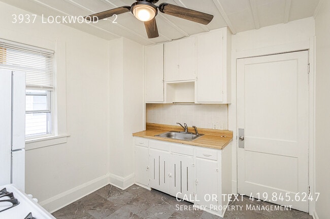 Building Photo - 3937 Lockwood-2