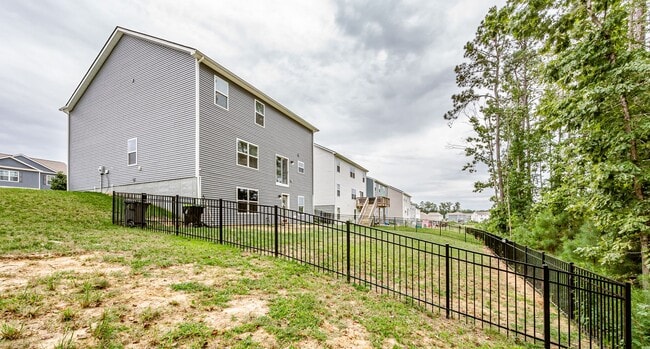 Building Photo - Beautiful Home in The Arbors!
