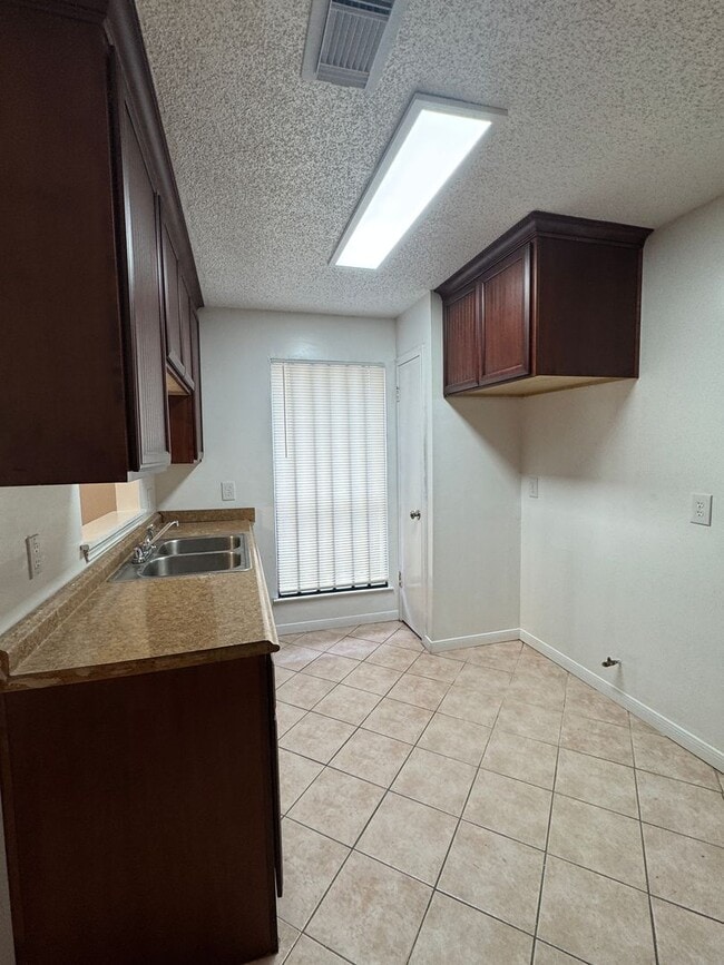 Building Photo - 11826 Roandale Dr