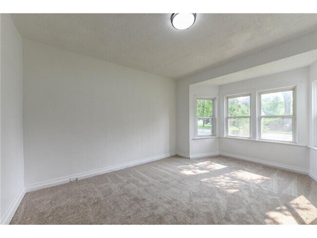 Building Photo - 2 Bedrooms, 1 Bathroom Single Family Home in Little Falls, MN- Large corner lot