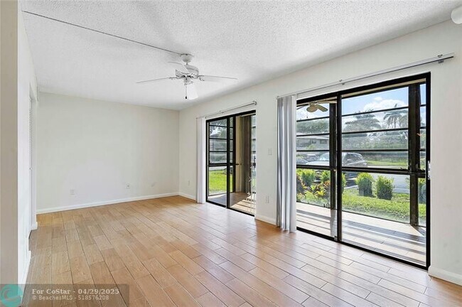 Building Photo - 9870 S Belfort Cir